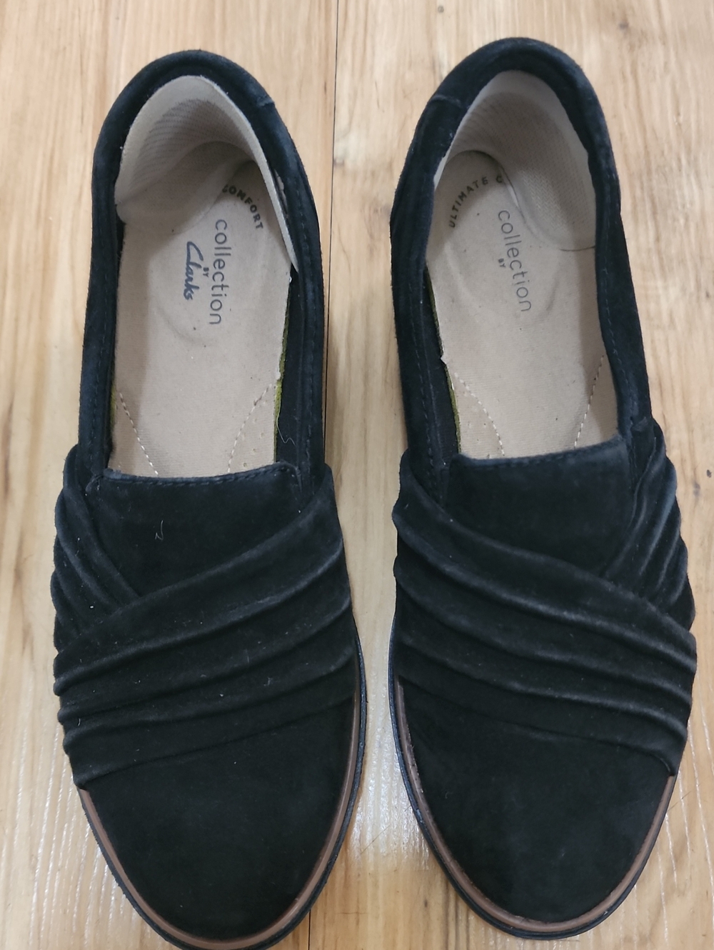 Clarks Black Suede Ruched Slip-On Loafers Size 6